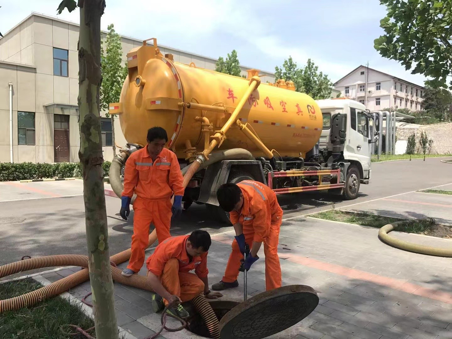 无棣化粪池清理与5-8吨吸粪车施工效率分析